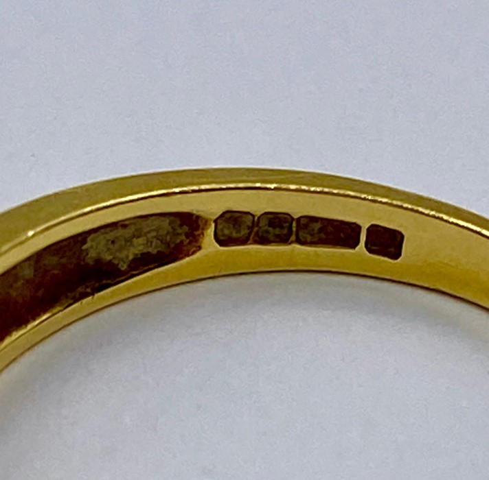 An 18ct gold seven stone ring (Total weight 3.5g) Size K 1/2 - Image 5 of 5