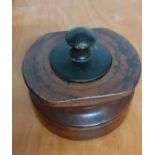 An old INDIAN wooden spice box (total height: 10cm; diameter: 12cm).