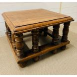 A square oak side table (H42cm Sq60cm)