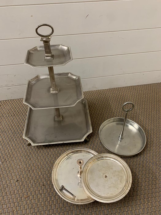 A selection of white metal cake stands (one AF) - Image 2 of 2