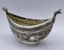 A Ornate silver sugar bowl with animal decoration.(Total Weight 112g)