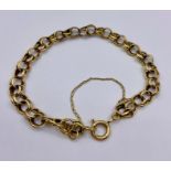 A 9ct gold bracelet (Total weight 6.3g)