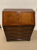 A mahogany bureau (H93cm W76cm D40cm)