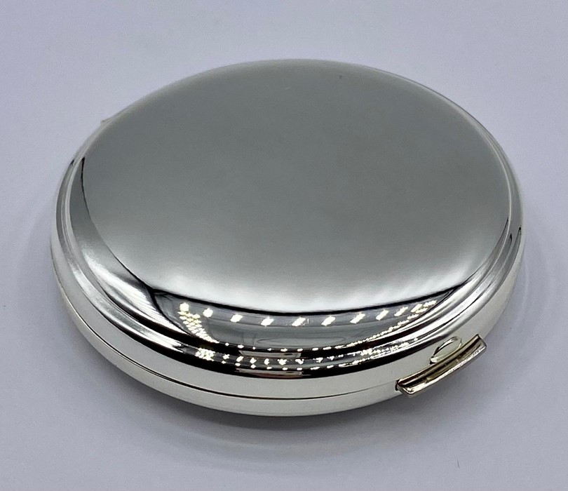 A Links compact mirror, as new. - Image 4 of 4