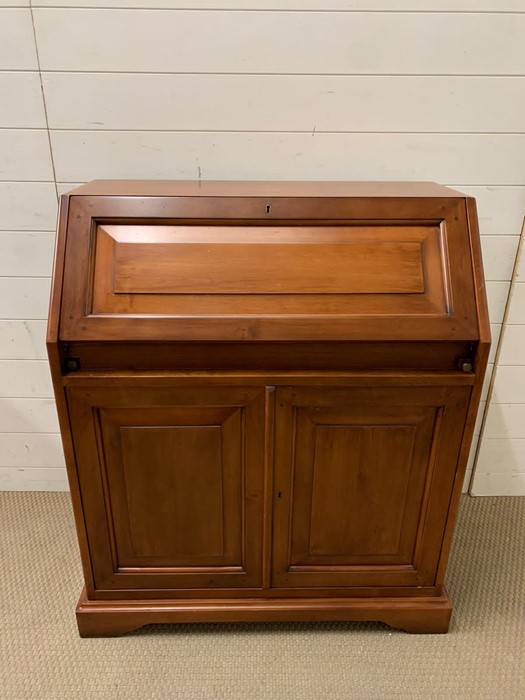 A bureau, fall front opening to reveal pigeon holes and drawers (H101cm W85cm D45cm) - Image 2 of 5