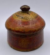 An old INDIAN wooden spice box (total height: 9.5cm; diameter: 11cm).