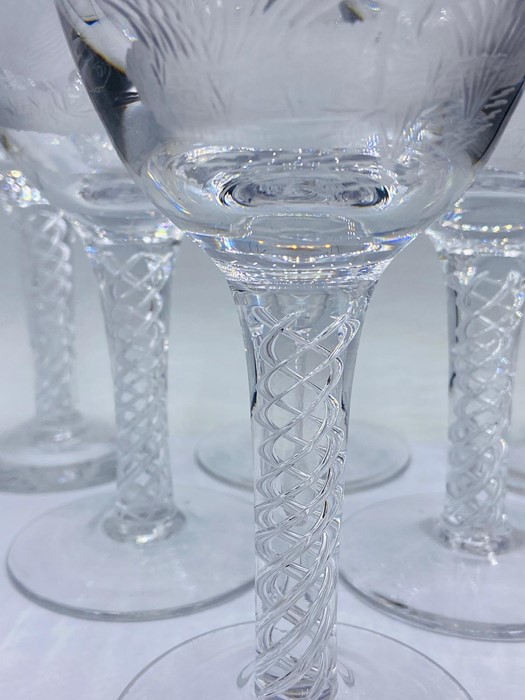 A set of six Robert Ellison Ornithological Engraved Cumbria Crystal Wine Goblets. - Image 8 of 10