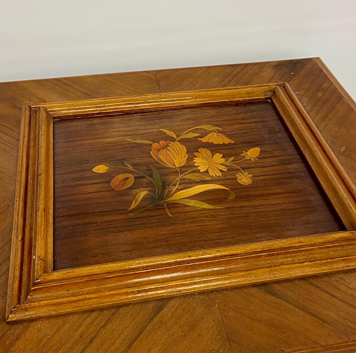 A Polyphon table top musical box, with a selection of Polyphon discs - Image 10 of 11