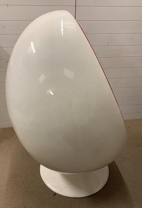 A Henrik Thor Larsen 1960 Ovalia Style egg chair with red upholstery - Image 2 of 7