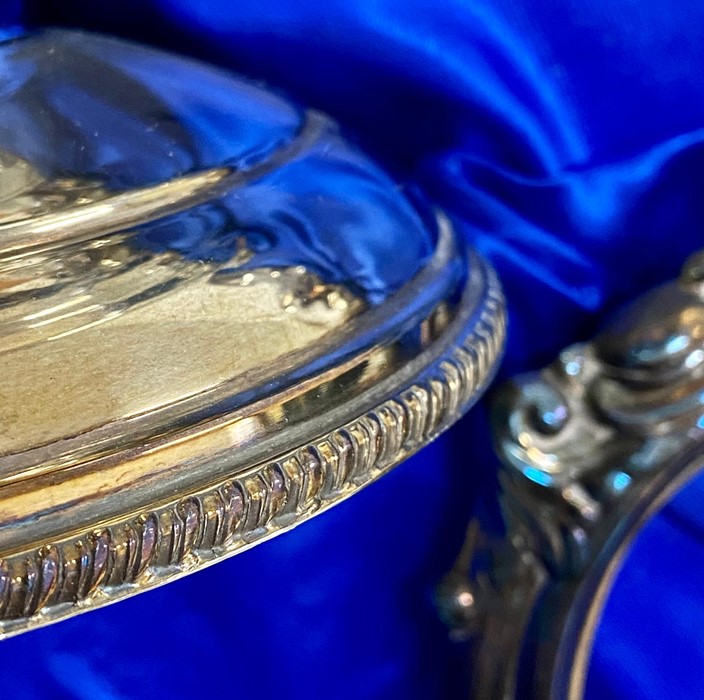 A Boxed Cavalier silver plated, hand chased tea service - Image 5 of 6