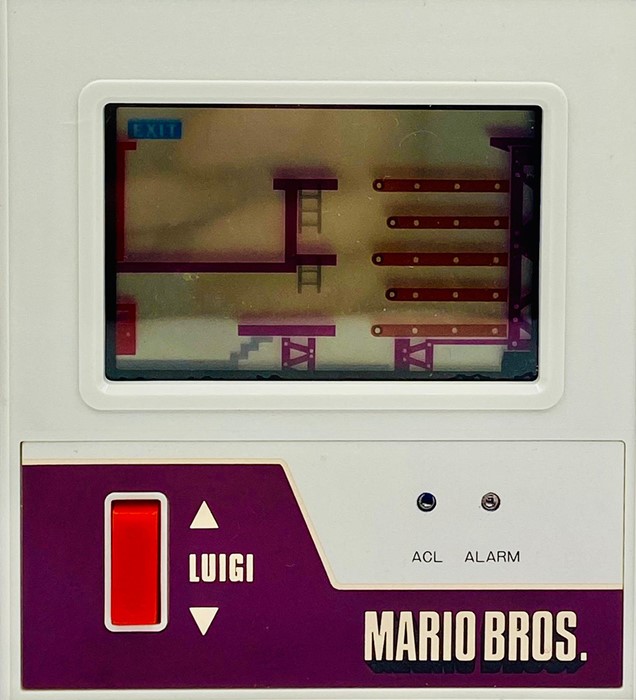 Three Vintage electronic games to include: Nintendo Game & Watch Mario Bros with original box and - Image 6 of 8