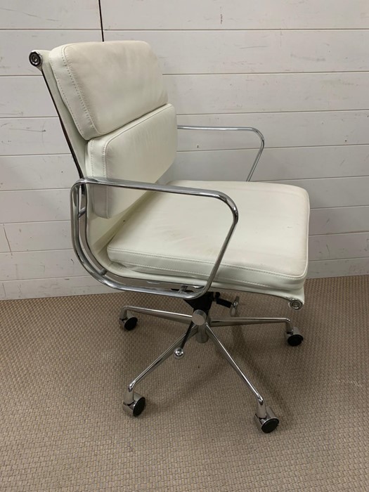 A Mid Century faux leather office chair on chrome legs - Image 2 of 3