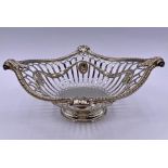 A silver Garrard sweet dish, hallmarked London 1912 (total weight 158g)