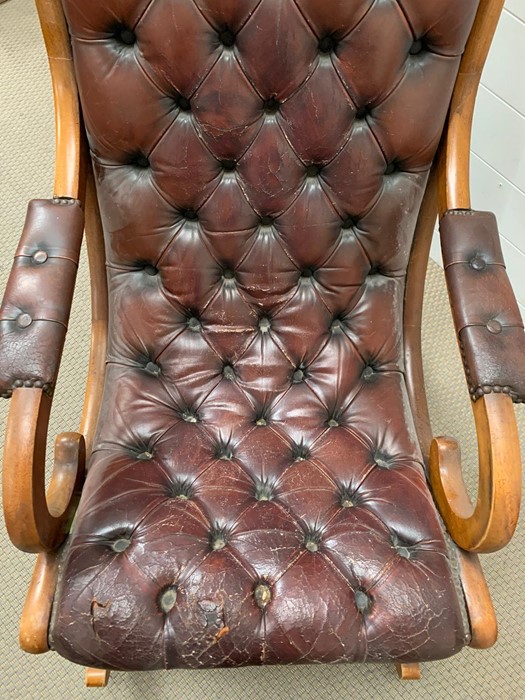 A button back leather rocking chair - Image 4 of 5