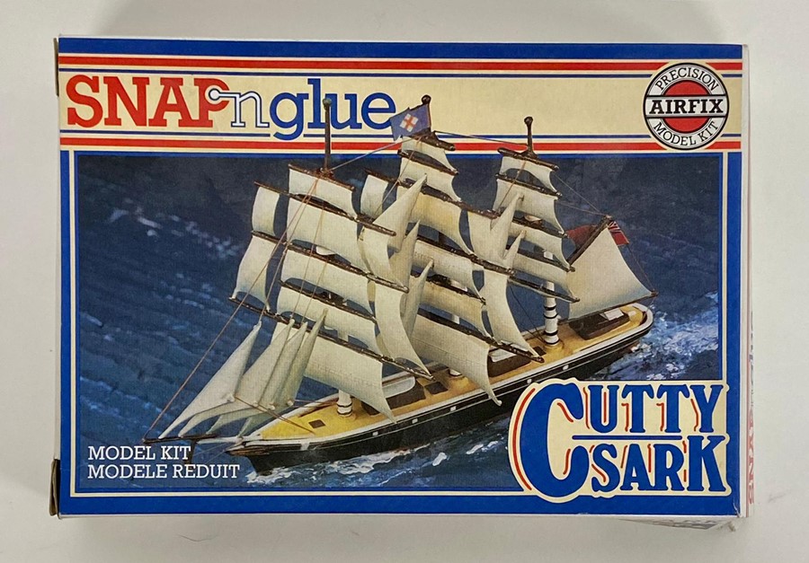 Four boxed model kits to include Cutty Sark, Galion, 1916 Stutz Bearcat and 1950 Ford Convertible - Image 4 of 5