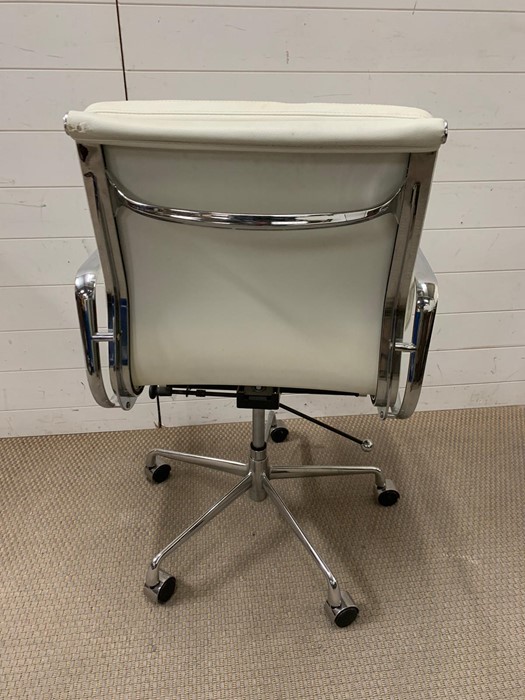 A Mid Century faux leather office chair on chrome legs - Image 3 of 3