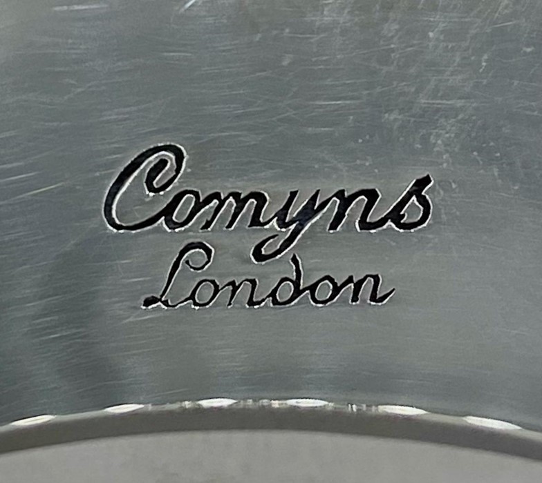 Two small silver dishes, hallmarked for London 2000 by the maker Comyns of London Ltd (116g) - Image 6 of 6