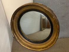 A gilt framed convex mirror (Dia67cm)