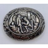 A silver snuff box with tavern decoration, hallmarked for 1900. (7cm long)