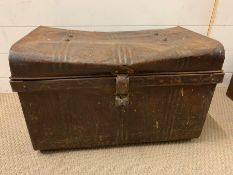 A metal trunk (H37cm W60cm D38cm)