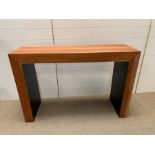 A Contemporary console table (H82cm W121cm D38cm)