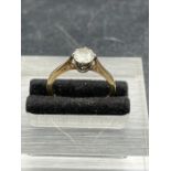 A 9ct gold ring, (Total weight 2g)