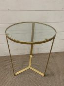 A glass circular side table (H50cm Dia40cm)