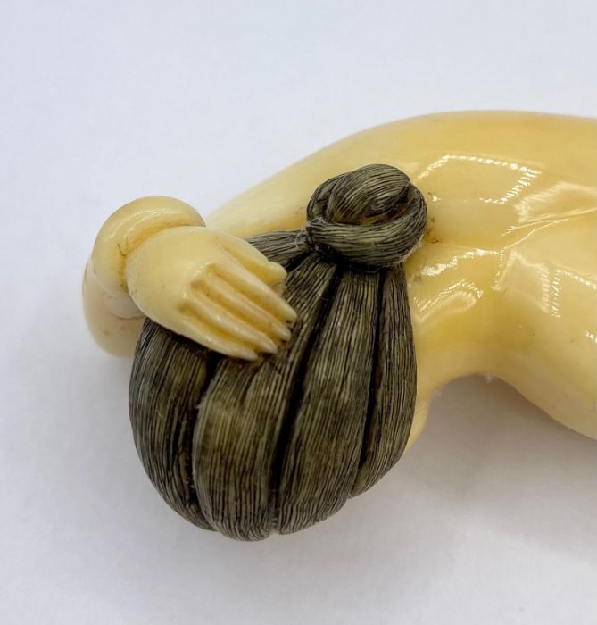 An Antique ivory naked lady, style of a doctor model, signed to a foot. - Image 3 of 5