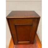 A mahogany wall cabinet (H47cm W32cm D24cm)