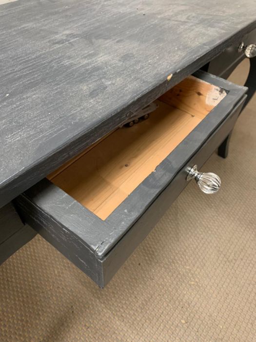 A dark grey painted console table with two drawers on cabriole legs (13cm w x 42cm d x 78cm h) - Image 4 of 4