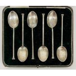 A Boxed set of Mappin and Webb silver Art Deco style coffee spoons, hallmarked Sheffield 1927.