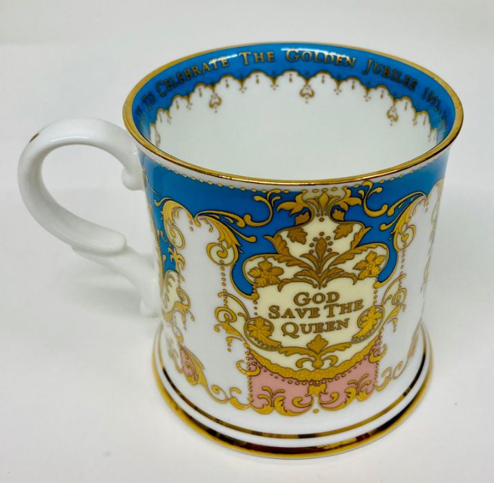 A selection of five royal Collection mugs including two from Buckingham Palace 1996. - Image 4 of 6