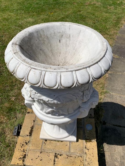 A Pair of marble urns with Rams heads 58cm d x 90cm h - Image 6 of 8