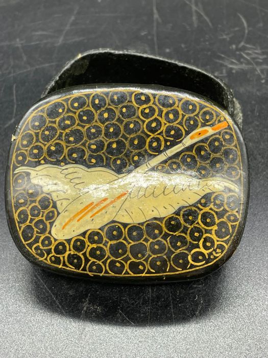 A Papier Mache box with swan decoration - Image 2 of 2