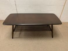 An Ercol coffee table (W10c7cm)