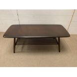 An Ercol coffee table (W10c7cm)