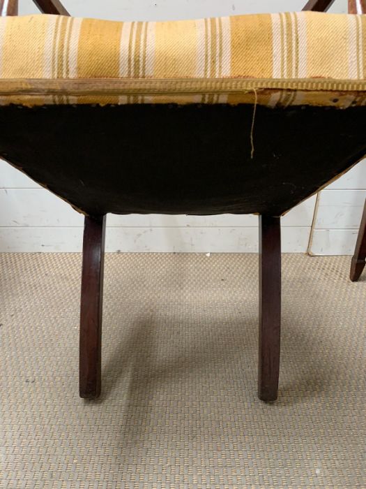 A set of 5 George III mahogany dining chairs (including 1 armchair) inlaid with satinwood banding - Image 5 of 6