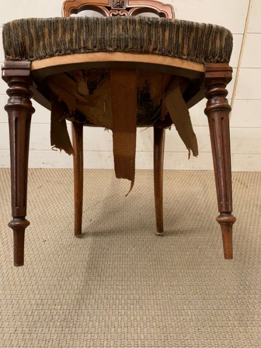 A Victorian dining chair with turned legs - Image 3 of 3