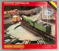 A Hornby Operating Turntable Set R410