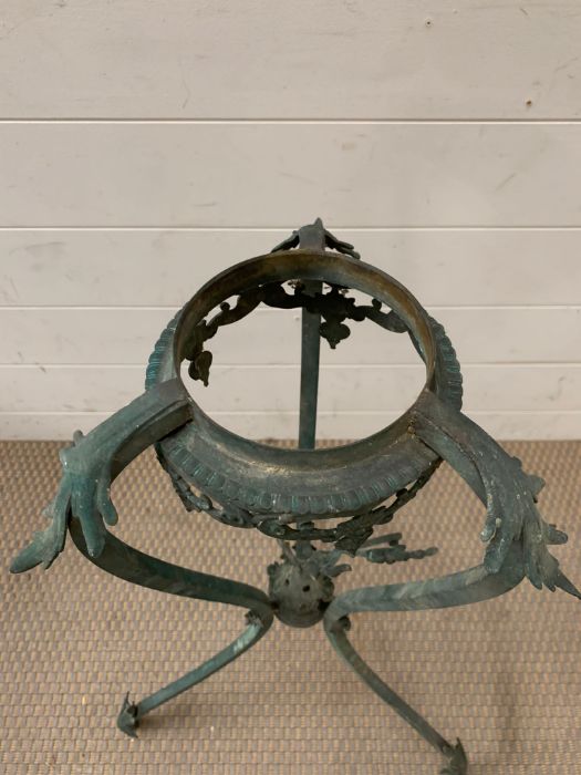 A patinated brass Jardinière stand (H75cm) - Image 4 of 4