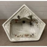 A Victorian tri form sink