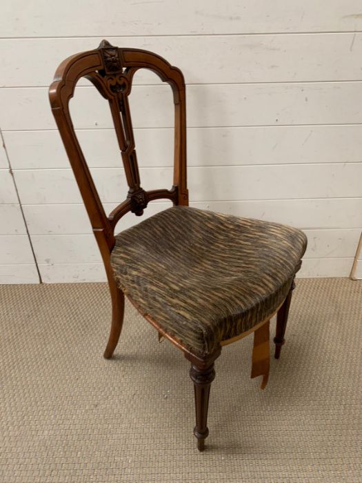 A Victorian dining chair with turned legs - Image 2 of 3