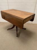 A Regency mahogany Pembroke table (H75cm W102cm D108cm)