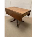 A Regency mahogany Pembroke table (H75cm W102cm D108cm)