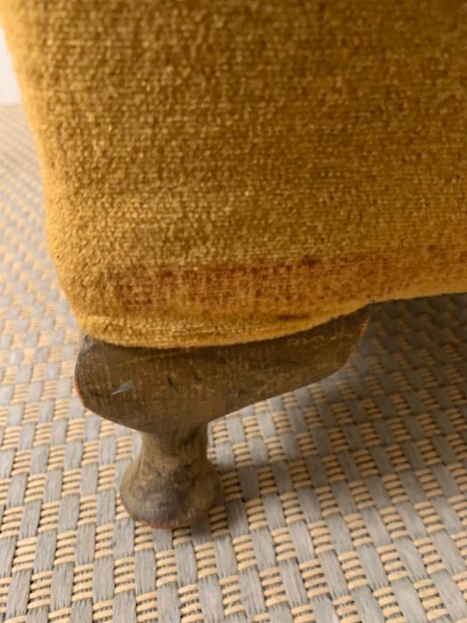 A Heptagon button back chair in velvet upholstery - Image 3 of 4