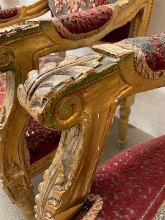 A pair of Louis XVI style carved giltwood open chairs - Image 9 of 14