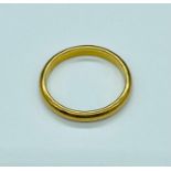 A 22ct yellow gold wedding band (Total Weight 3.2g)