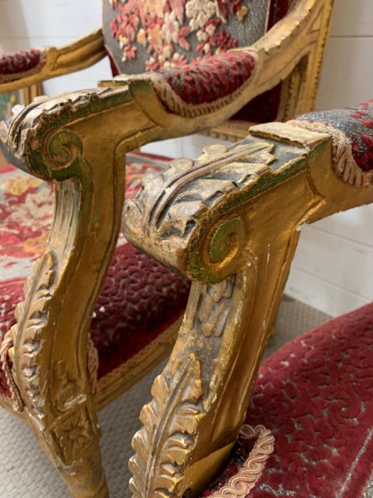 A pair of Louis XVI style carved giltwood open chairs - Image 11 of 14