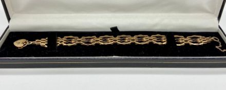 A 9ct gold gate bracelet with heart shaped fastener (Total weight 7g)