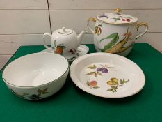 A Evesham Royal Worcester dinner service, lidded soup tureen, teapot, serving dishes etc